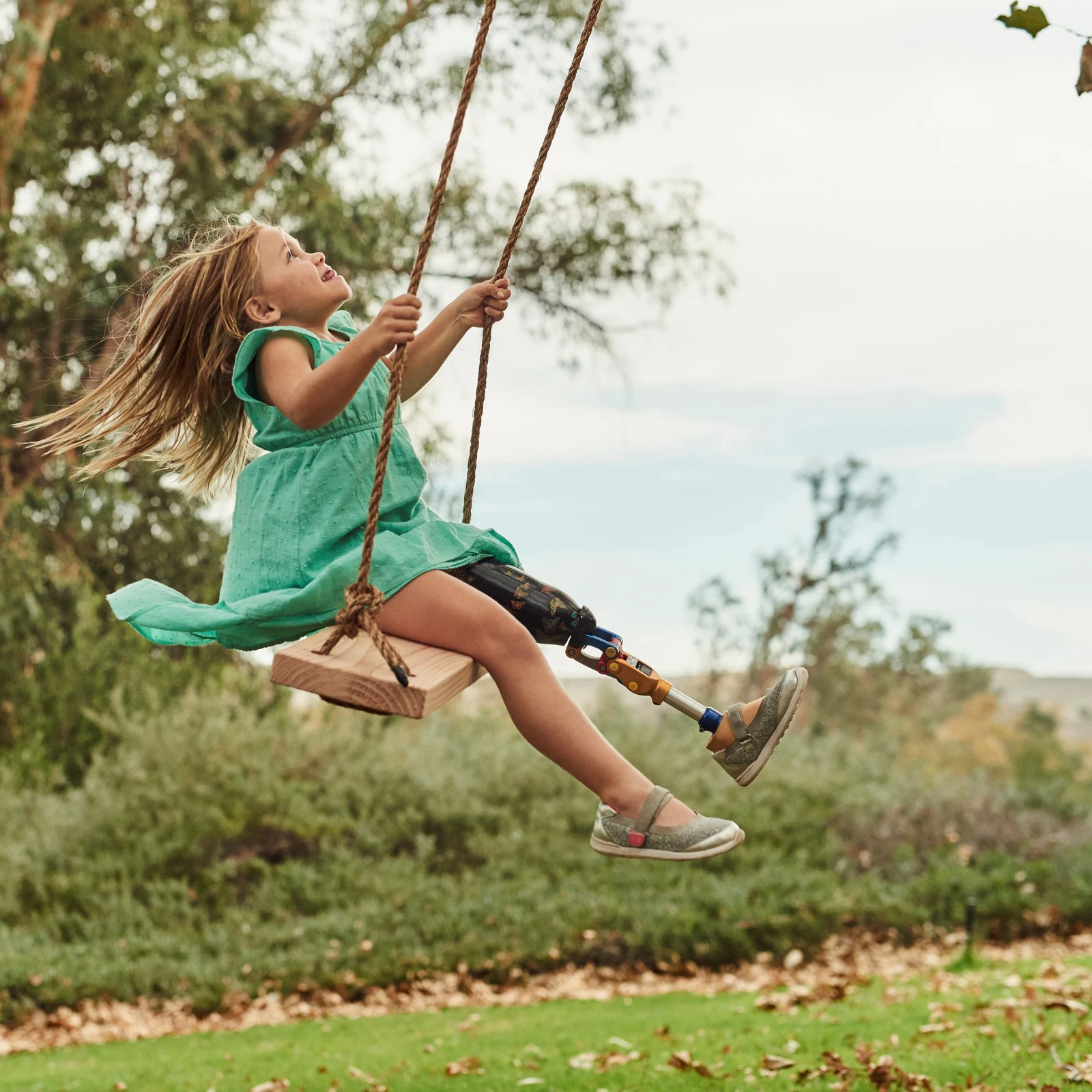 Main prothétique conçue pour de petits enfants