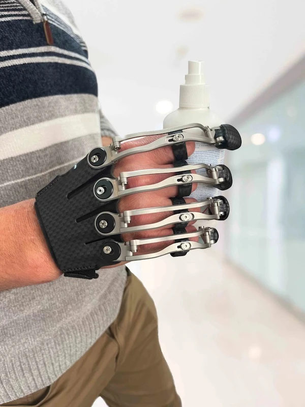 Active finger prostheses