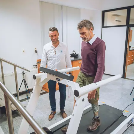 Protheses en onderdelen testen